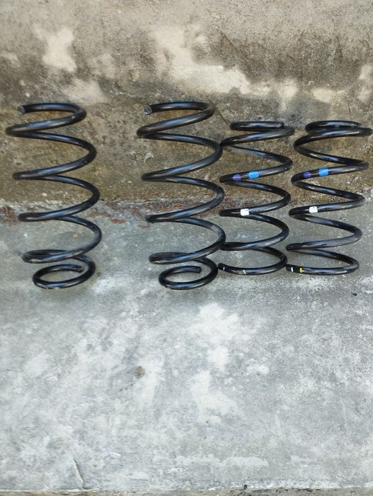 Продам передние оригинальные пружины подвески КIA Соренто 2