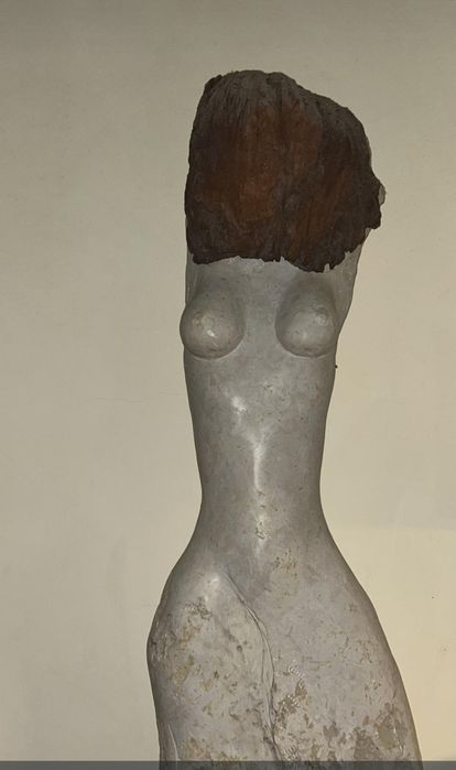Escultura "Torso de Mulher"