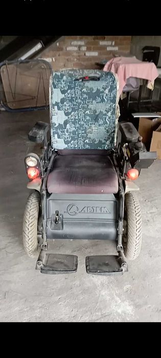 Коляска с электроприводом Артем 220