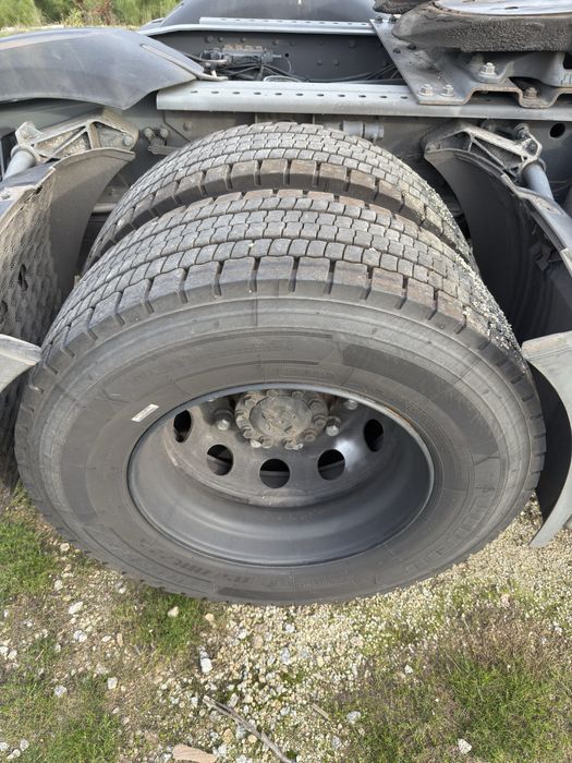 Pneus sem jante 315/70R/22.5