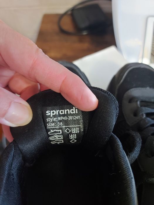 Buty 38 rozmiar  praktycznie nowe