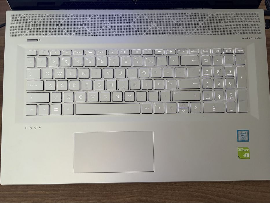Portatil hp envy 17.3”