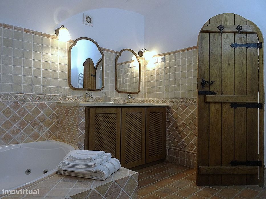Quartos em moradia mobilada para alugar no Centro de Serpa