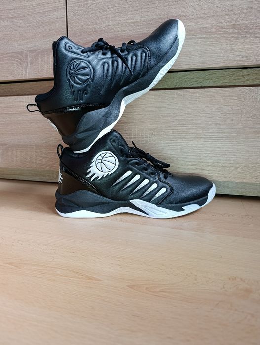 Nowe buty sportowe