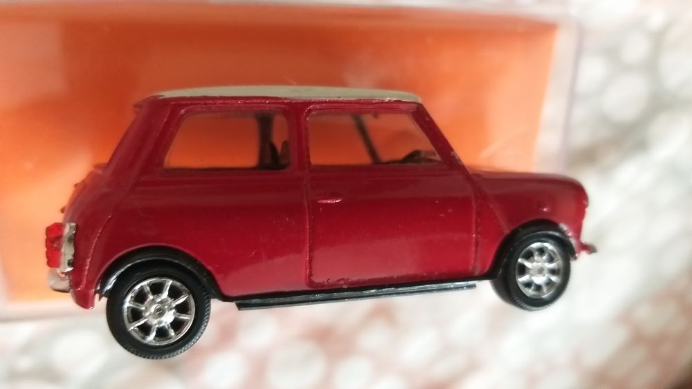 Miniatura mini antiga