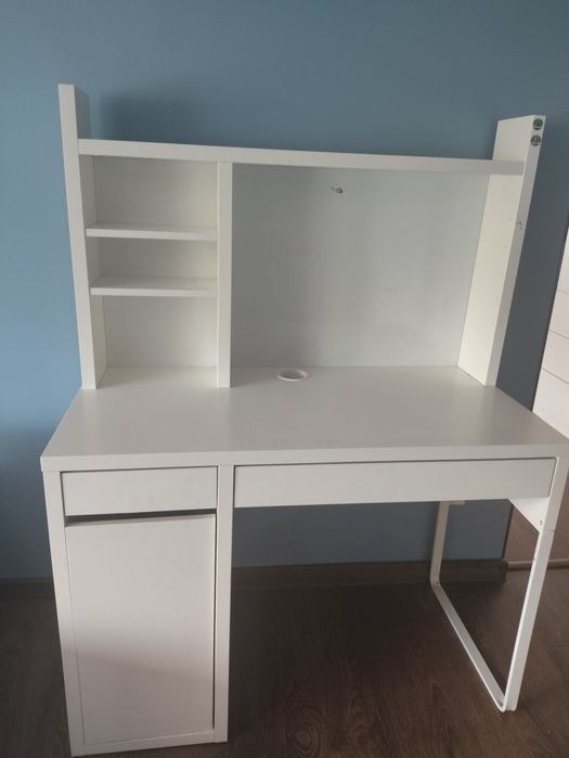 Biurko Ikea z półką