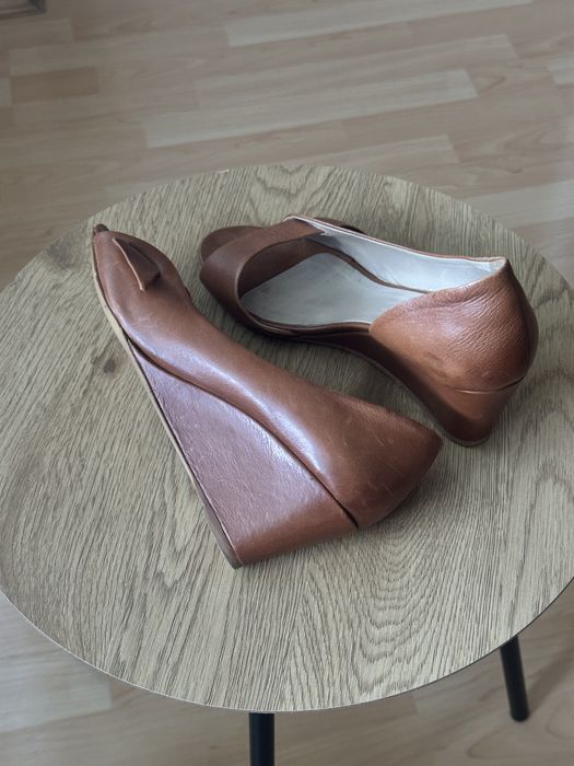 Туфлі на танкетці