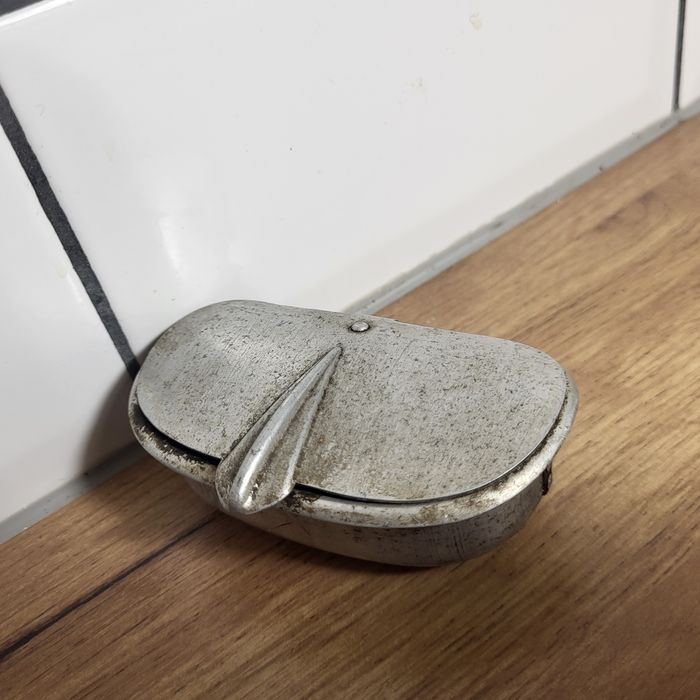 Popielniczka samochodowa Stara BMW 321 326