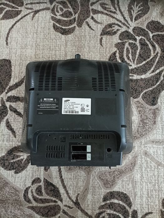 Телевізор кольоровий  Tnunger робочий плюс телевізор Самсунг на запчас