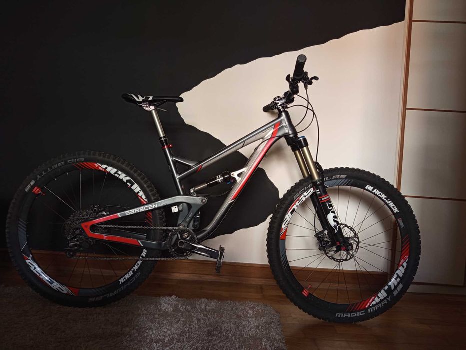 Enduro Saracen Ariel 151 Rodas Carbono