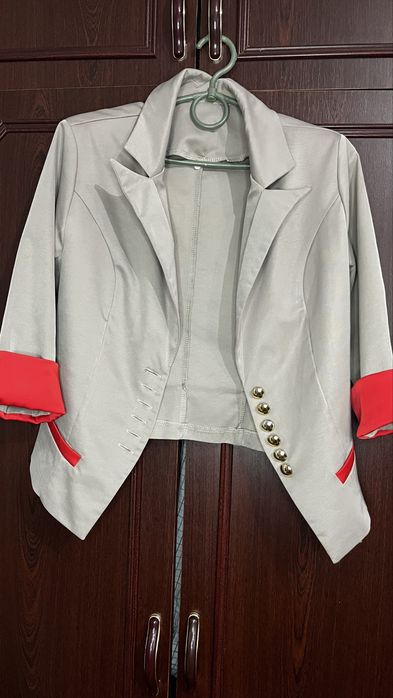Піджак жіночий.