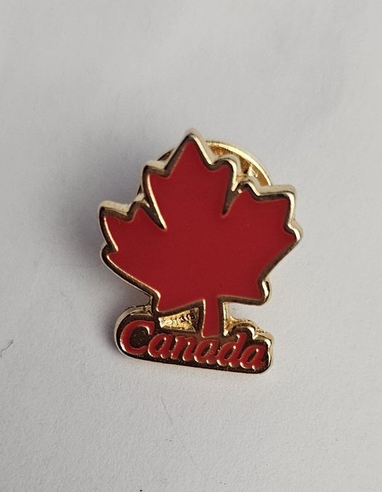Przypinka pin emaliowany Canada Kanada liść klonowy