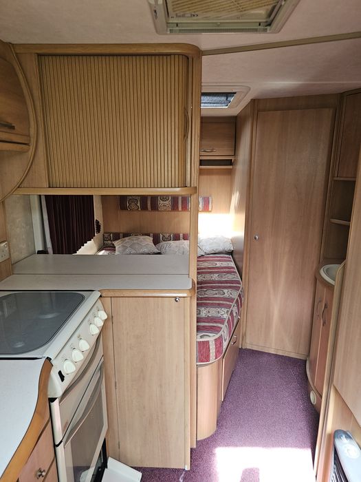 Reloute Inglesa alta qualidade SWIFT ,cama casal 2