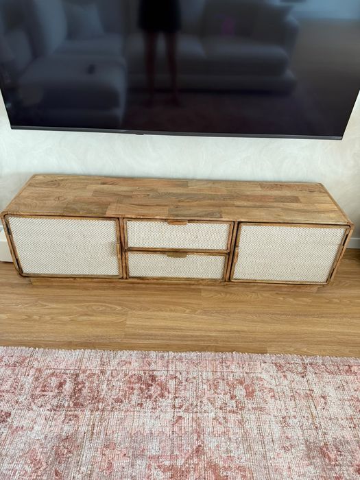 Movel de TV Sklum de madeira 160cm - Novo (1 mes de uso)