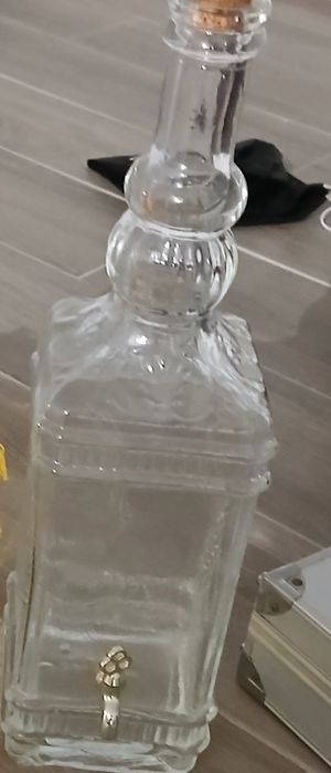 Deposito de vidro com torneira