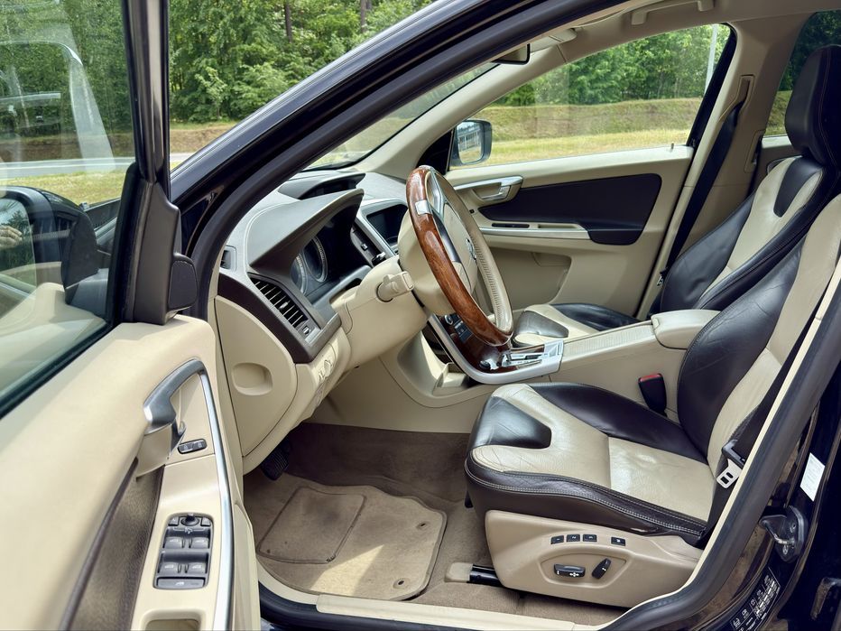 Volvo XC60 Summum 2.4 D5 Automat 205km  4X4 Webasto BiXenon Skóra.