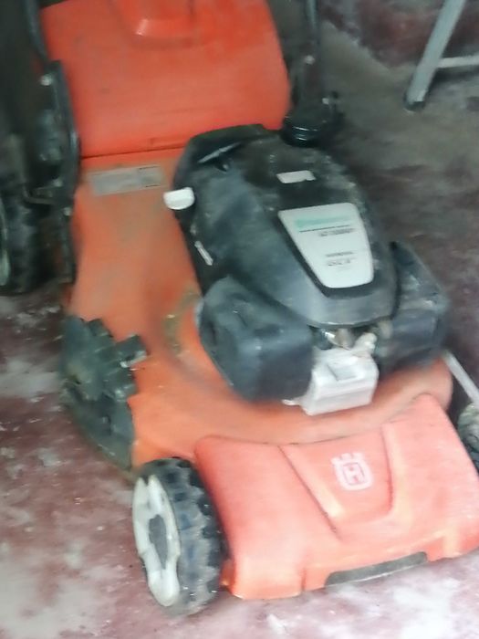 Maquina cortar relva