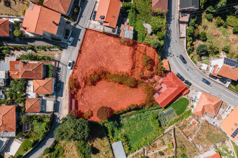 Moradia T3 para Restauro c/ Terreno