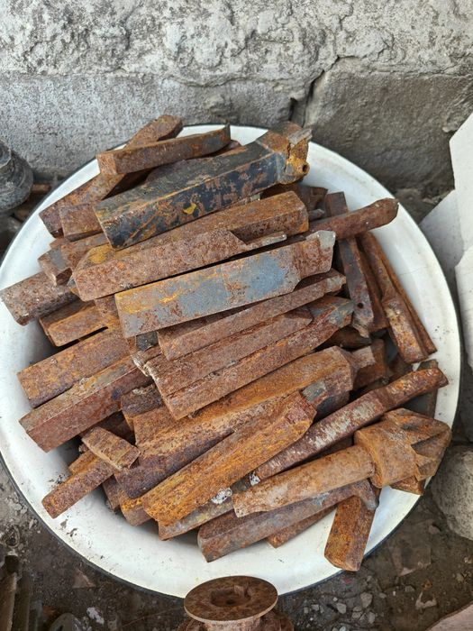 Резцы токарные 106 шт