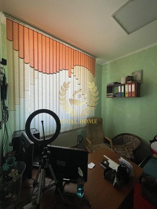 Продам кафе цех гараж у місті Тетіїв.