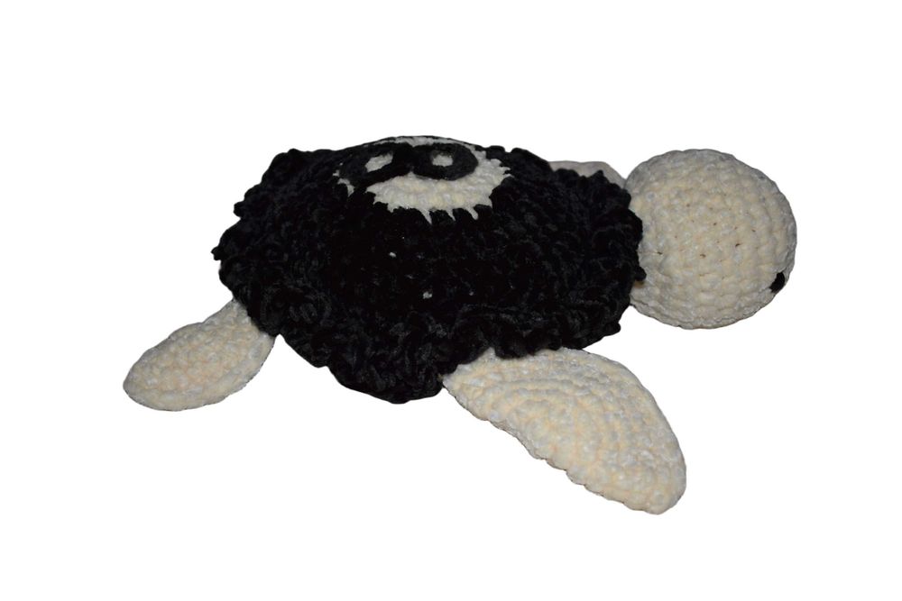 żółw HANDMADE czarna bila robiony na szydełku