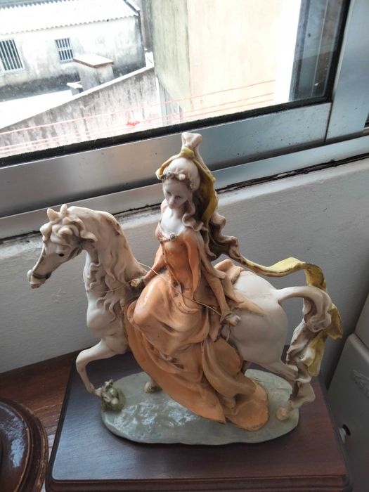 Estátuas decorativas/biblos