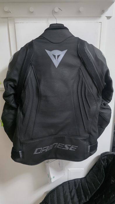 Dainese Avro 4  54