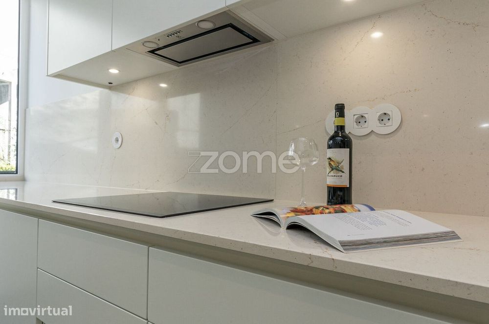 T2 remodelado com ar condicionado e cozinha equipada