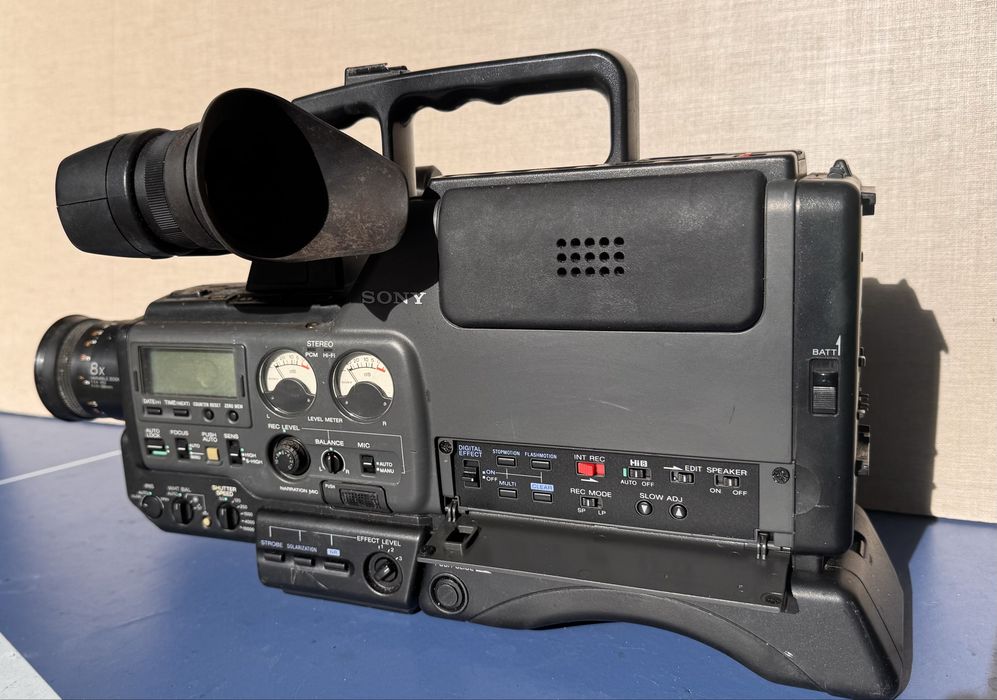 Sony HI 8 Pro Video Camera