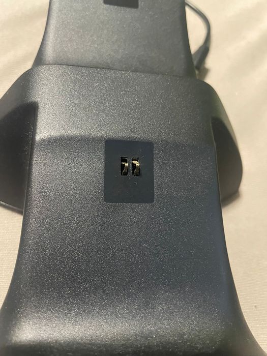 Podwójna stacja dokująca Venom do padów xbox + dwa akumulatory