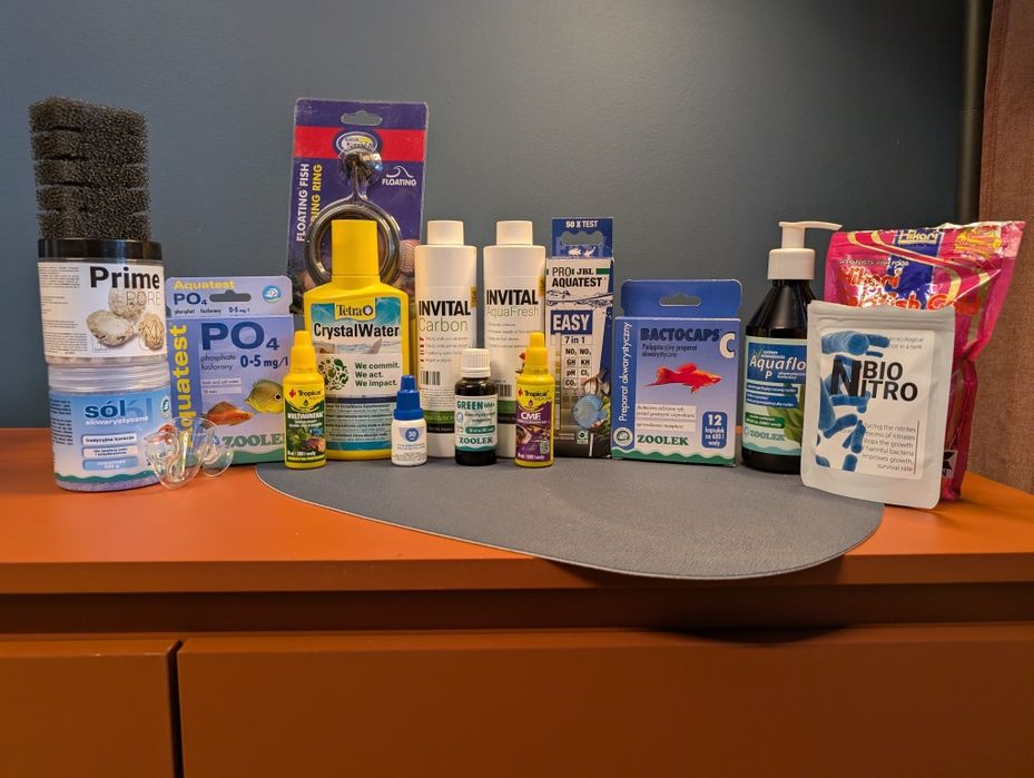 Zestaw akcesoriów akwarystycznych - Tropical, Invital, JBL, AquaFlora, AquaTest - chemia i akcesoria