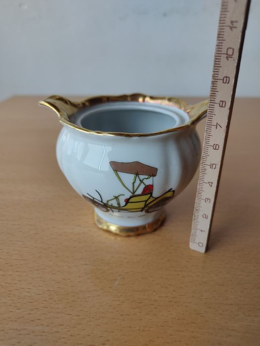 Conjunto de peças em cerâmica.