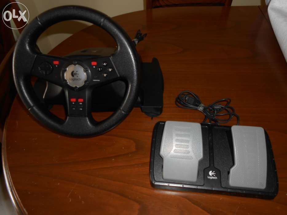 Volante e Pedais Logitec
