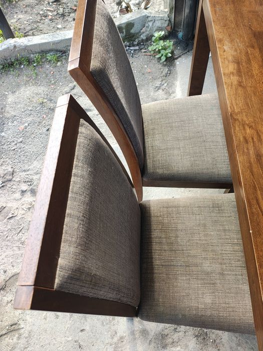 MESA EM MADEIRA com 4 Cadeiras.(ENTREGA grátis))