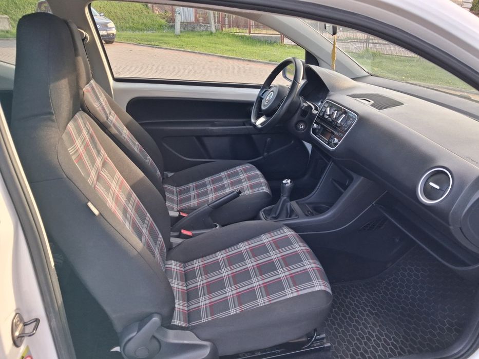 Volkswagen UP 1.0 B 2012 r