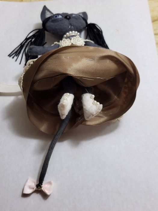 Игрушка Кошечка Киця из фетра интерьерная, ручная работа