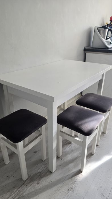 Stół kuchenny i 3x taboret kolor Biały