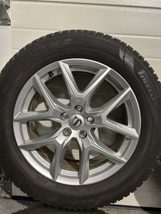 Oryginalne koła zimowe FELGI 18 VOLVO XC60 II Pirelli 235/60R18 2025r. 7,5mm jak NOWE