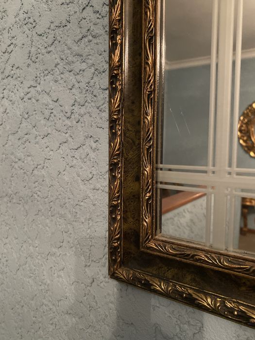 Quadro com Espelho e Cristo em Prata