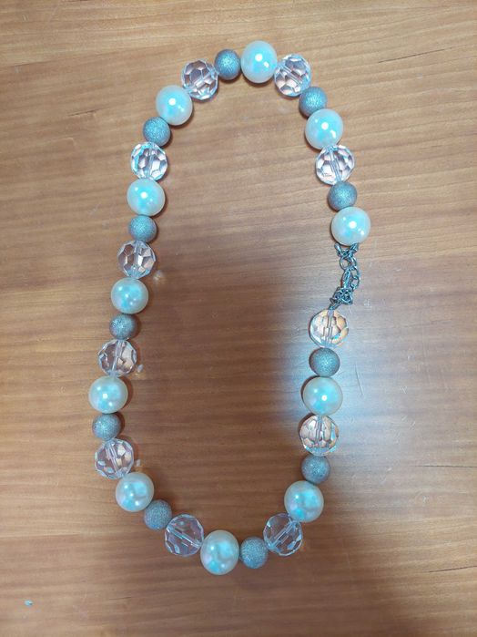 Fio e pulseiras para peças