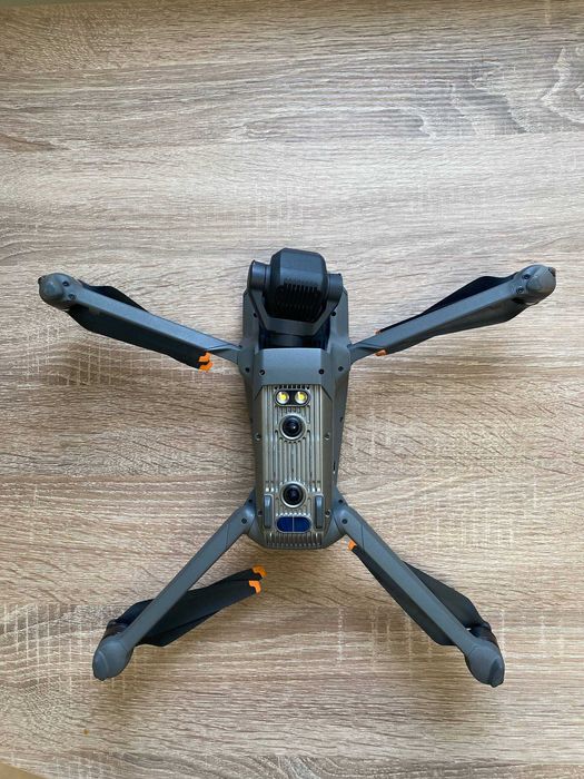 DJI Mavic 3 Б/У | На акаунті | Не прив'язаний до пульта | Обмеження зняті