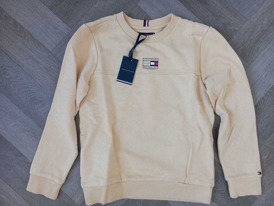 Новый свитшот Tommy Hilfiger размер 140 хлопок