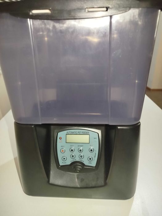 Автоматична годівниця для собак та котів Oneconcept 10030712 (GERMANY)