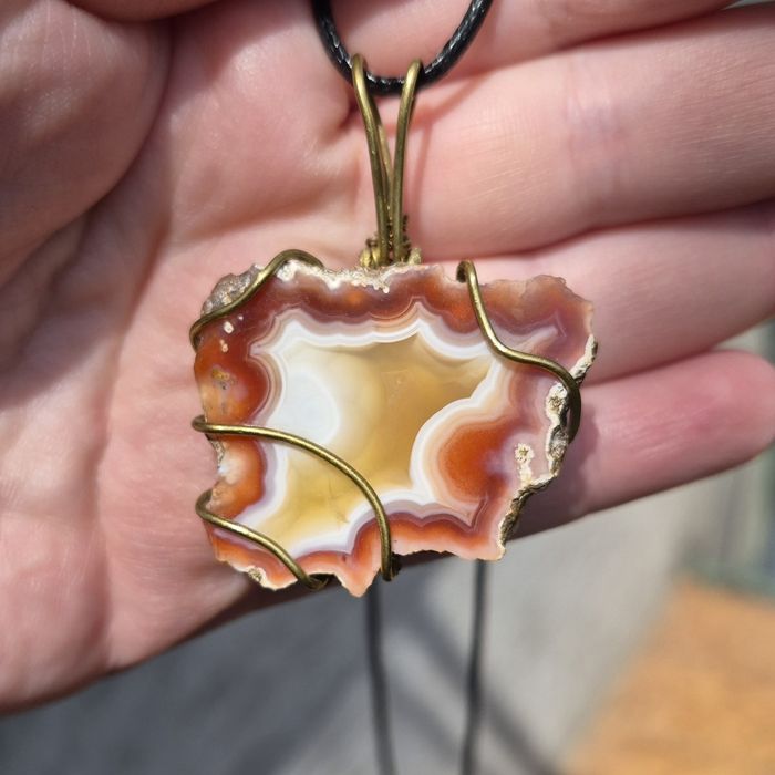 Zawieszka naturalny kamień agat z Maroka naszyjnik z naturalnym minerałem  kamieniem agatem handmade rękodzieło