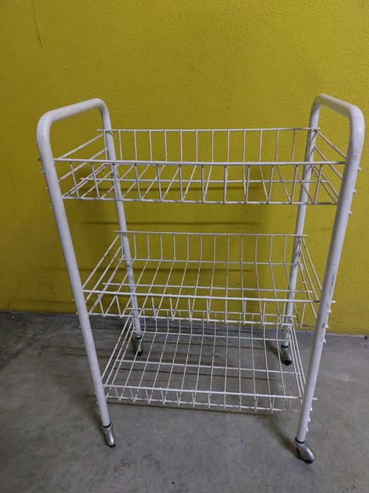 Carrinho de apoio / arrumação