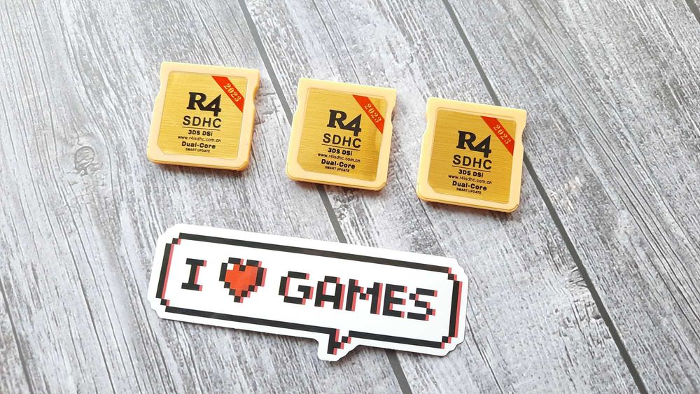 Акция картридж Nintendo R4 SDHC Gold / r4 Dual Core Silver Nintendo DS