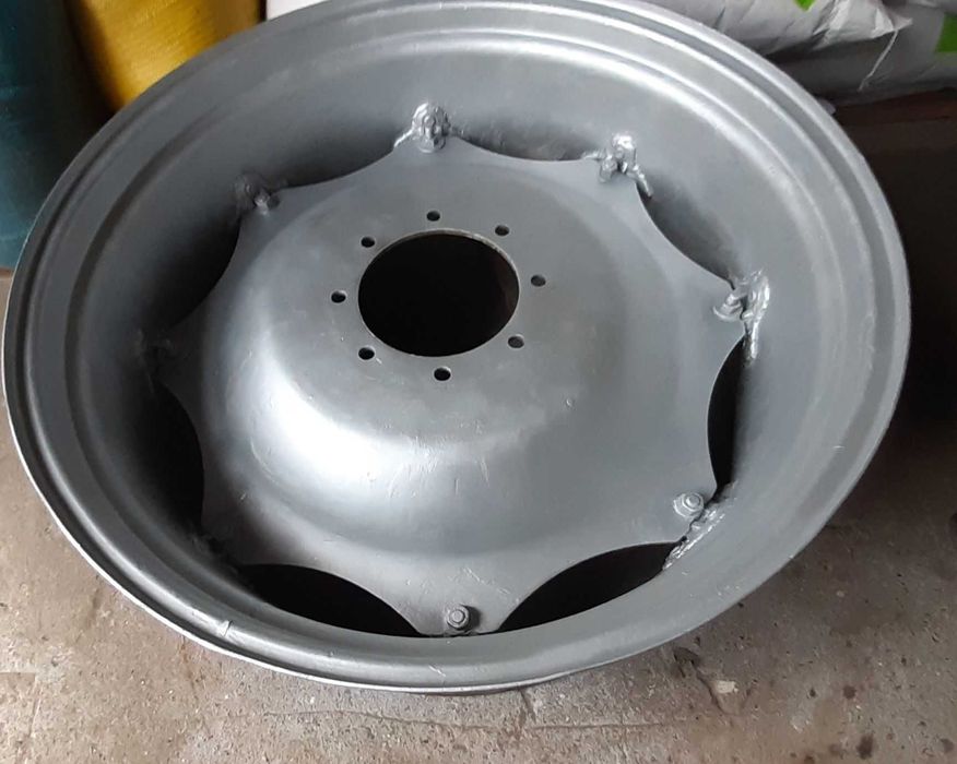 Felga Deutz Fahr 420/85 R38 8 szpilek piasta 22cm