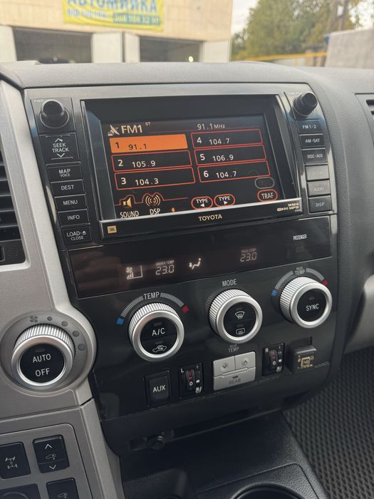 Toyota sequoia platinum