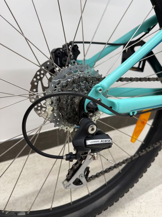 Rower MTB Specialized Jynx 650B. Rozmiar S. Bardzo dobry stan w pięknym kolorze. Oryginalny osprzęt. Opony Specialized Fast Trak. Dowód zakupu.
