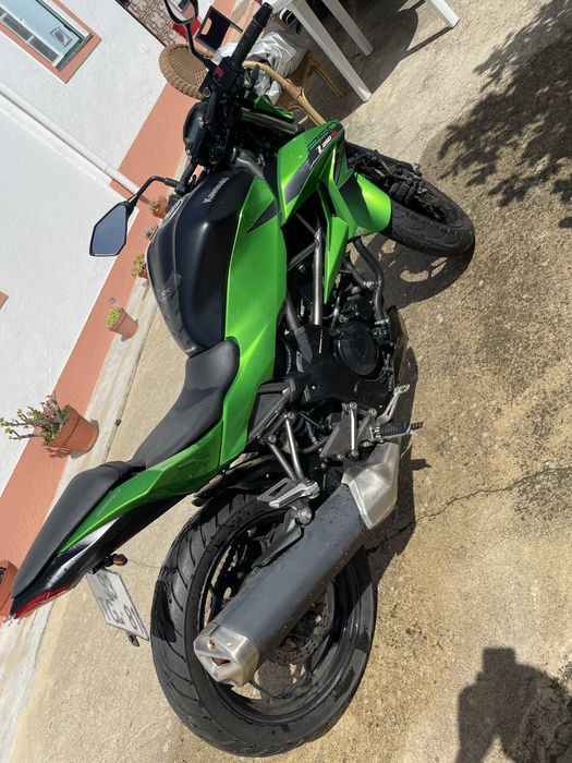 Kawazaki Z250sl